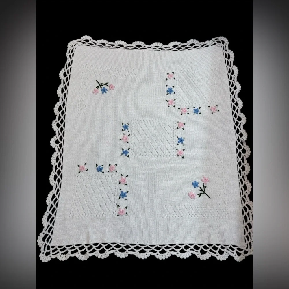 Handmade Dainty White Floral Crocheted and Embroidered Blanket /Throw VTG